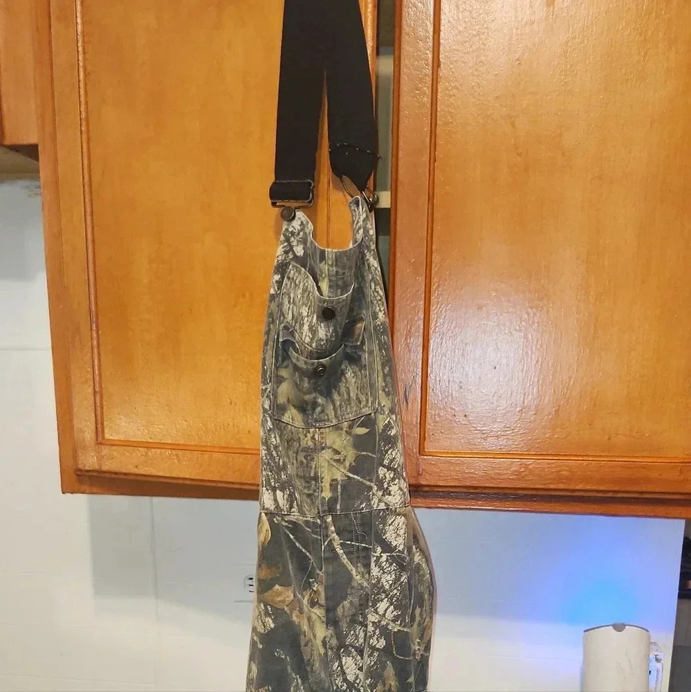 Camouflage bibs